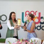 #Lerdo. SUSY TORRECILLAS RECIBE DE RECONOCIMIENTO DE MARISOL ROSSO POR LA CARRERA NUESTROS HÉROES 2026*