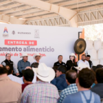 #Durango. En Tamazula, Esteban Villegas entrega suplemento alimenticio y fortalece la ganadería como parte de la gira por los 39 municipios*