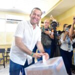 #Campañas. Felipe González emite su voto y realiza invitación a la ciudadanía a participar en la jornada electoral