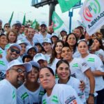 #Campañas. Cientos de personas apoyan a Felipe González en mega crucero